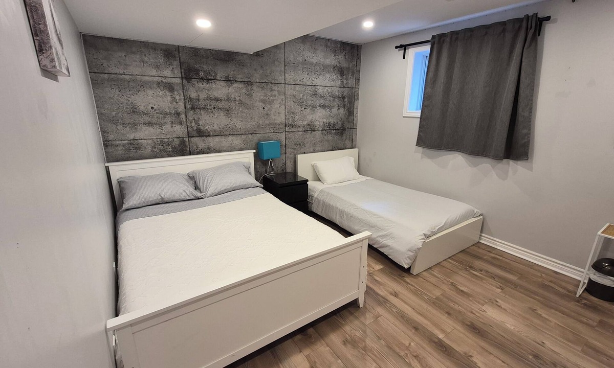 Gatineau House | 1-bdrm basement unit (full bathroom/shared laundry)
