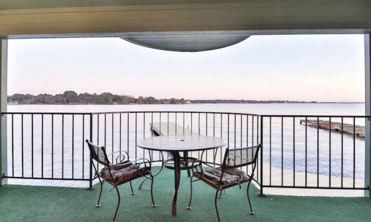 Seven Coves Condo | 1 Bedroom with Private Waterfront Balcony