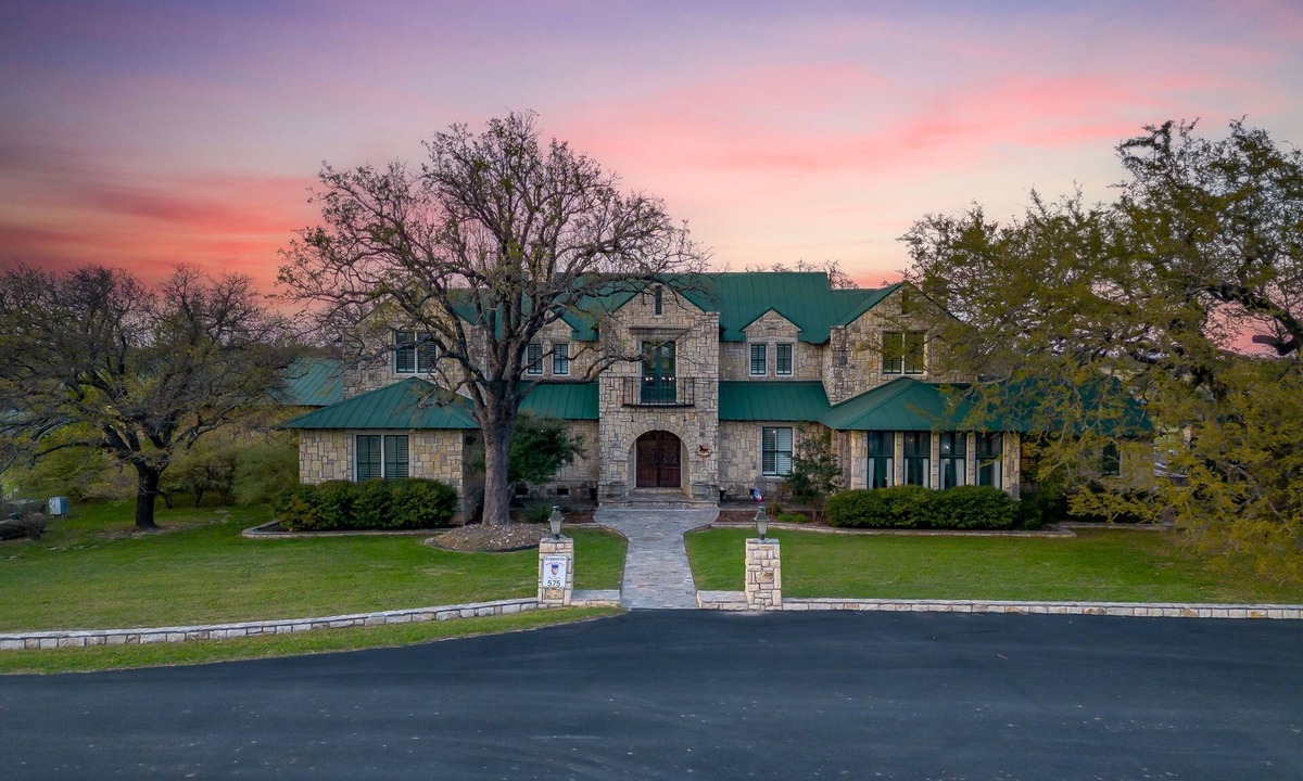 Morgan Mill House | 10 Star Ranch · Pool · Lake · Game Room · Sleep 16