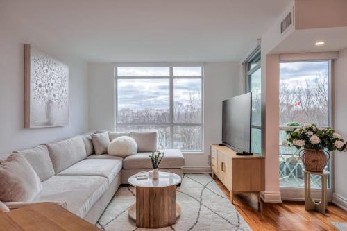 Fort York House | 1BR Den Lake Facing Condo with Balcony & Parking