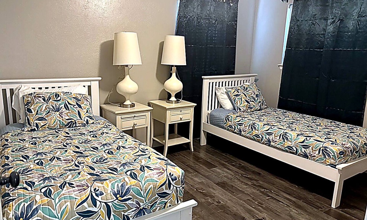 Central Arlington Apartment | 2.5 Miles from AT&T Stadium and Globe Field, 3.5 miles from Six Flags