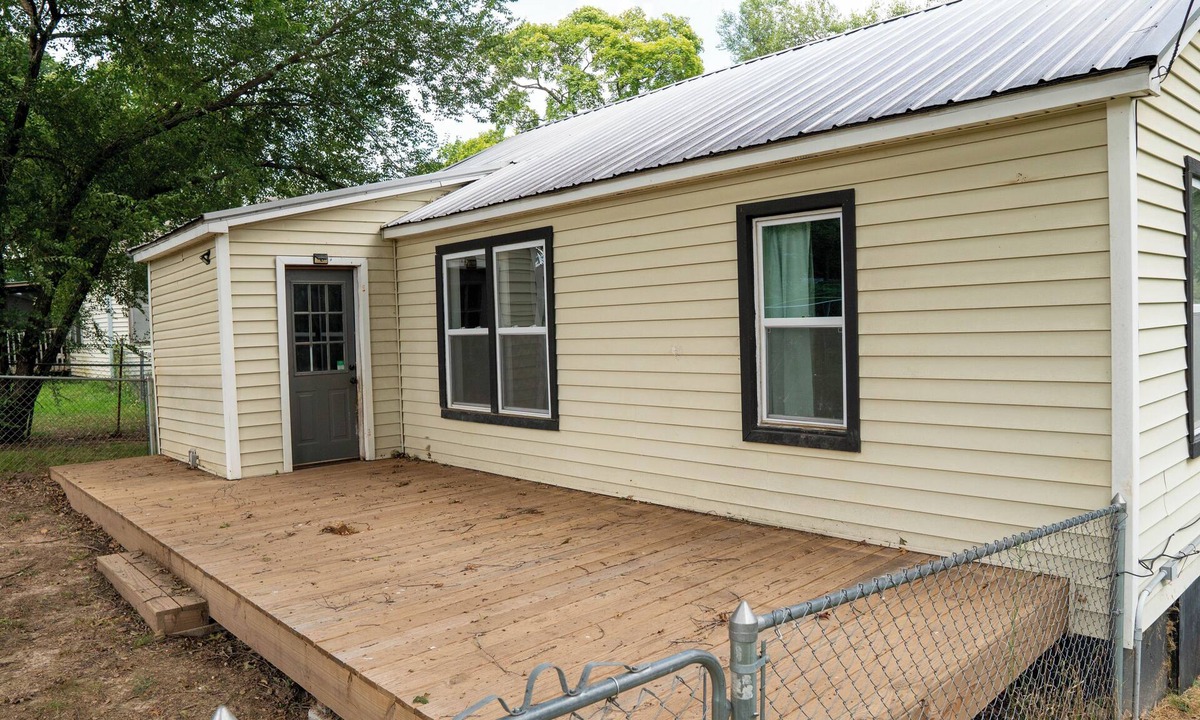 Harrison House | 2 Bedroom - Pet Friendly - Long Stay available- Close to Buffalo National River