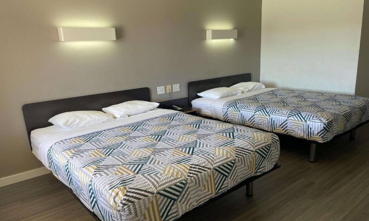 Wichita Falls Apartment | 2 Queen Beds | Mobility Accessible Tub Nsmk