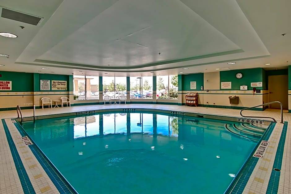 Airport Corporate Hotel | 2-Star Hotel ∙ Hampton Inn by Hilton Toronto Airport Corporate Centre