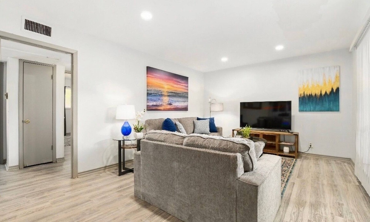 Junius Heights Apartment | 2bd Apartment in Dallas minutes from Lower Greenville & Uptown!