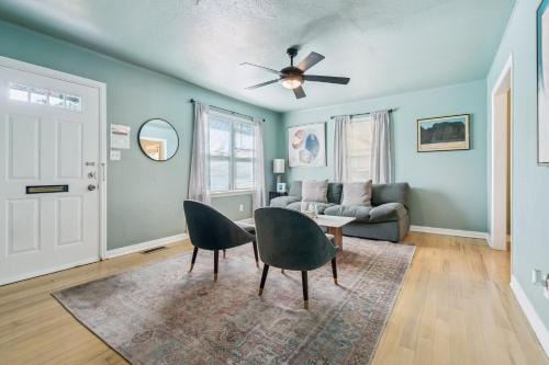 Midwest City House | 2BR 5 mins Rose State, 8 mins Tinker #L1