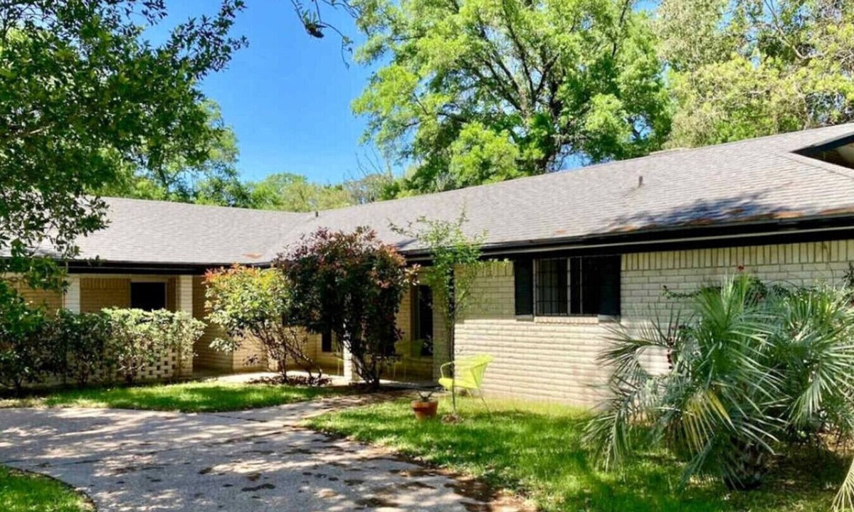 Beaumont House | 2BR Home & 1BR RV COMBO