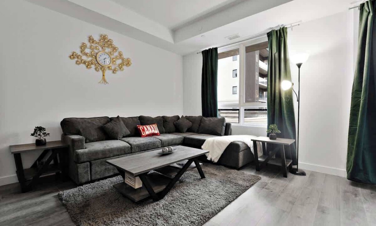 Niagara Falls Apartment | 2BR Niagara Stay | 8 Mins to Falls | Sleeps 4