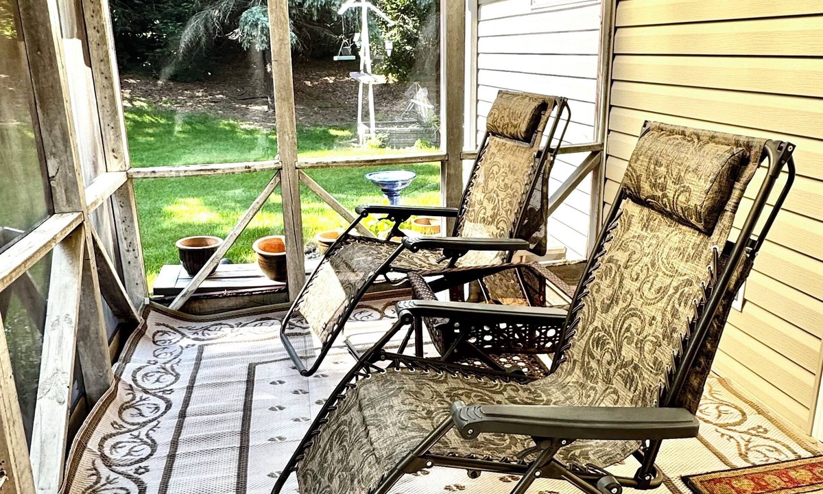 Mapleton House | 3-bedroom house in delightful Mapleton with AC, WiFi. Unwind and enjoy!