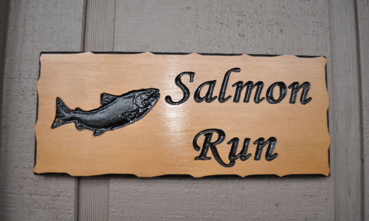 Gateway Cabin | 3 Rustic Elegant Suites - Fish, hike, site-see from your doorstep