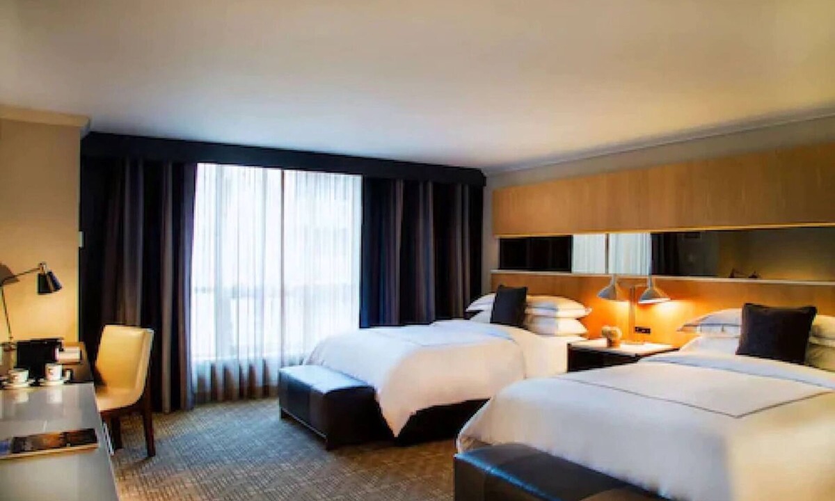 Bloor-Yorkville Hotel | 3 Spacious Rooms w/Charming Decor & City Views – Pet-Friendly Central Toronto