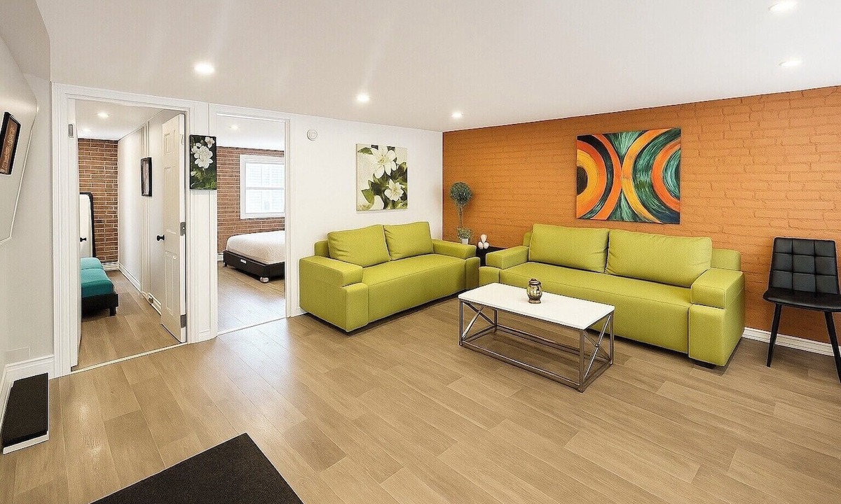Quartier des Spectacles Apartment | #303 Downtown 3 Bedroom Loft in free indoor parking