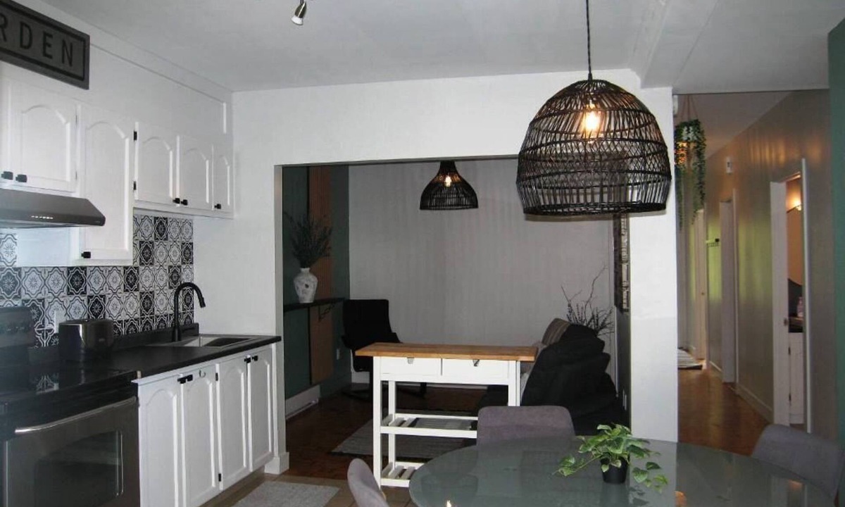 La Petite-Patrie Apartment | #331 Apartment with 3 bedrooms in Rosemont