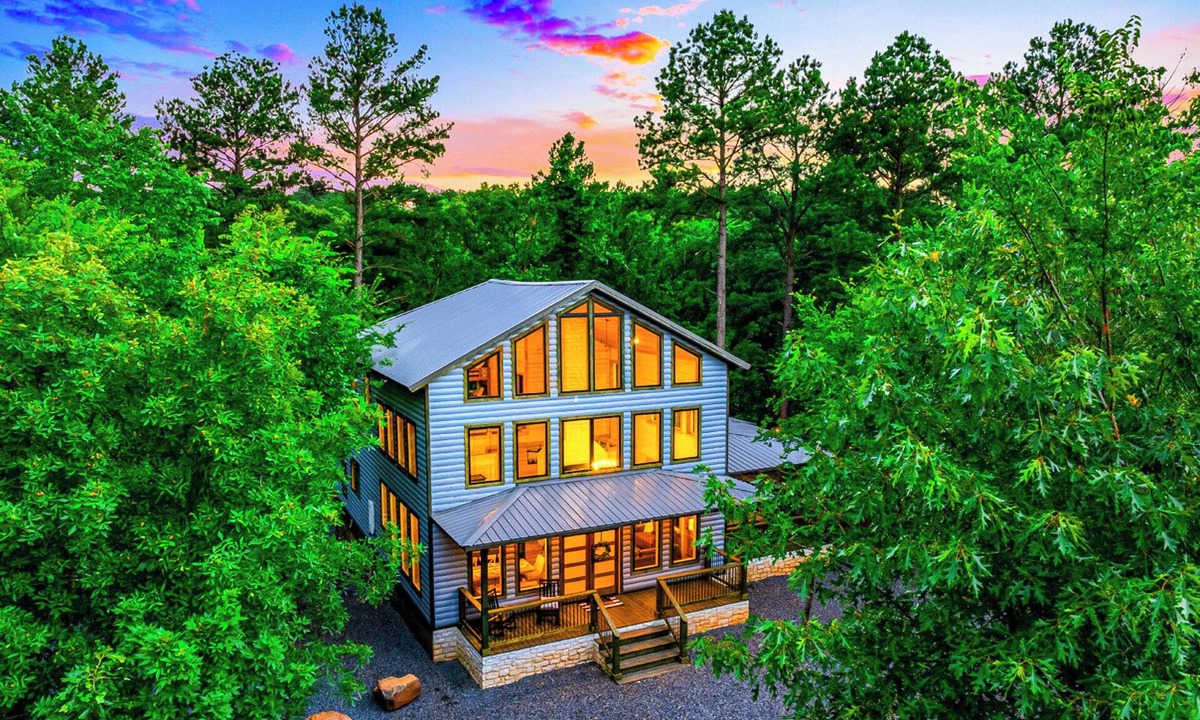 Pickens Cabin | 3BR Forest Hideaway! Playset, Pool Table, Foosball