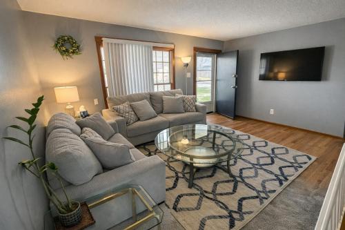Pauline House | 3BR Home with Pool Table,Yard, Fast WiFi