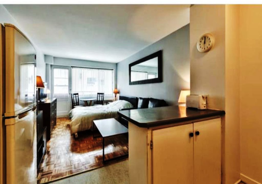 Milton Park House | #486 Great Studio with a view in Plateau Mont-Royal