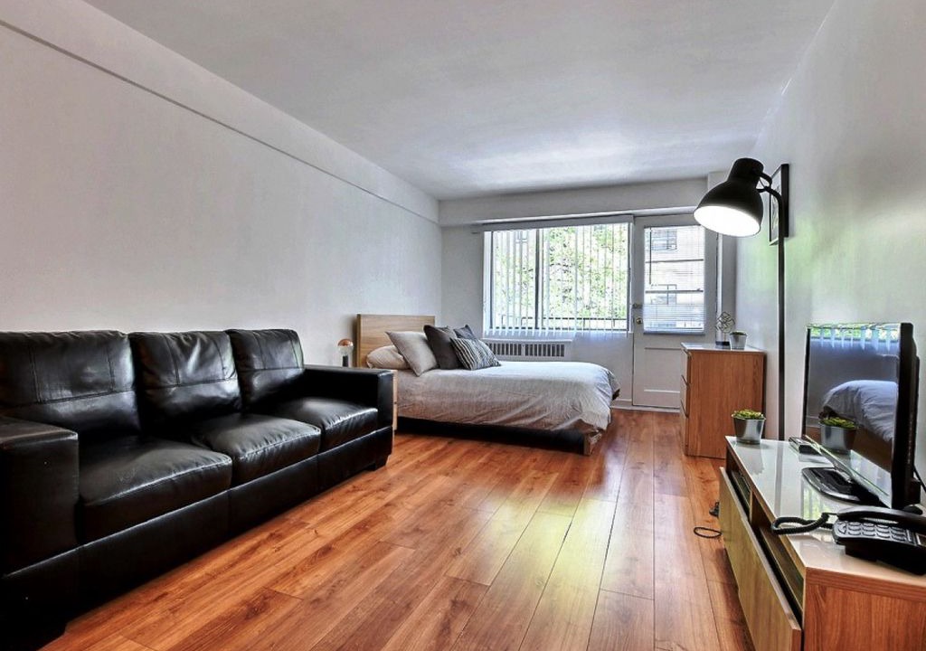 Milton Park House | #489 Bright & nicely decorated studio in Plateau Mont-Royal