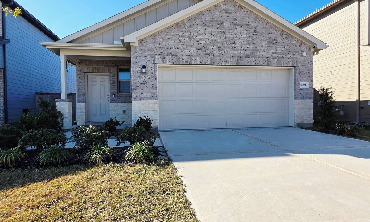 Conroe House | 4bed/2bath Entire Home w/Resort-style amenities in a masterplan community
