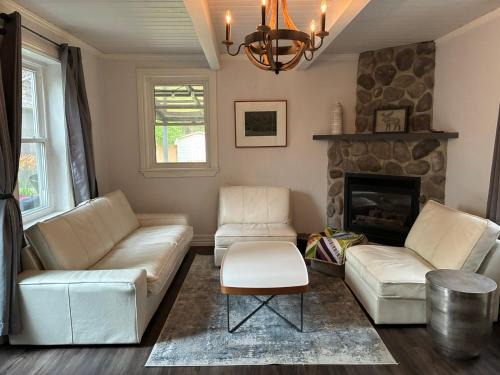 Temiskaming Shores House | 5 Bedroom Downtown Gem, Modern, Comfort, Fireplace, Huge Backyard, Steps to Lake and Broadwalk
