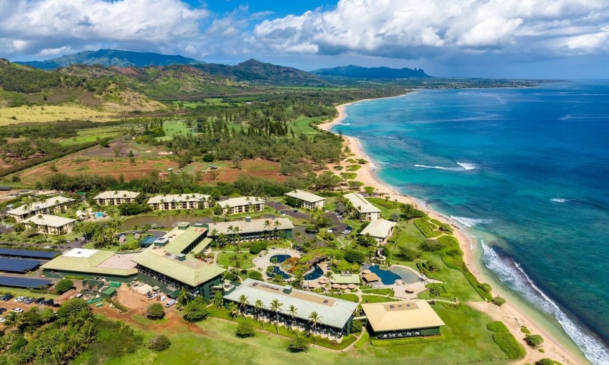 Hanamaulu Resort | 5-bedrooms at beachfront Outrigger Kauai Beach Resort. Multi-Unit Flexibility.