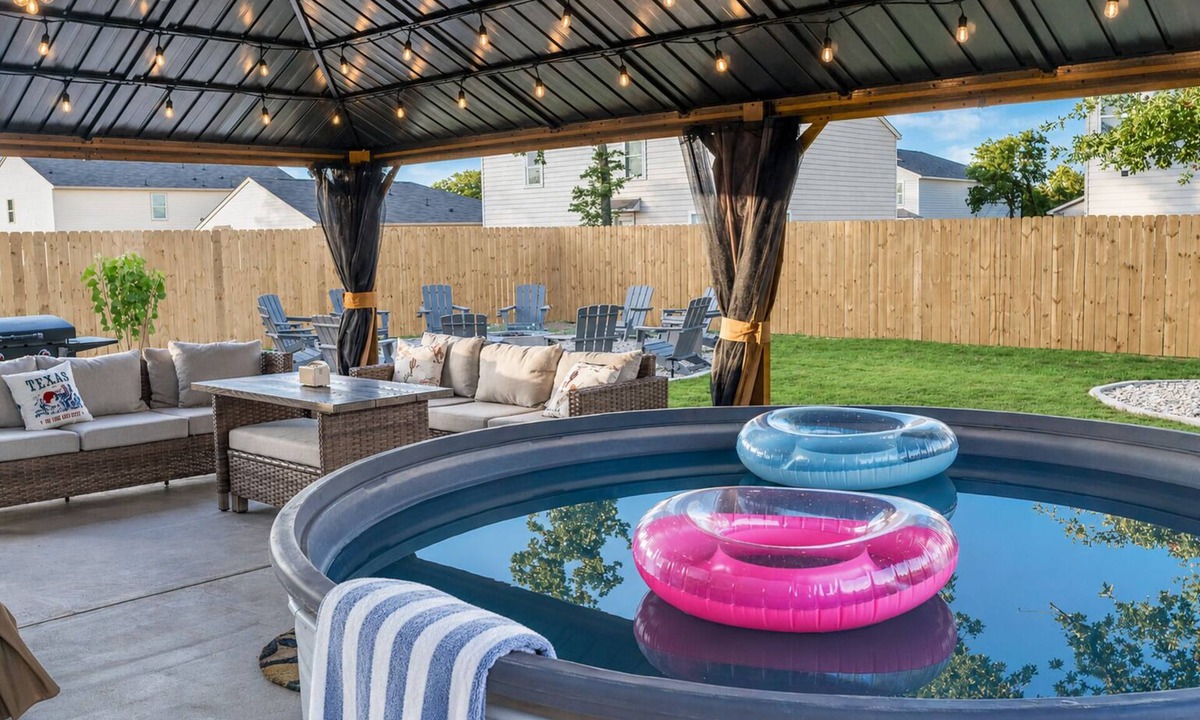 Tolar House | 5bd/3ba, Cowboy Pool, Playground, Near Granbury