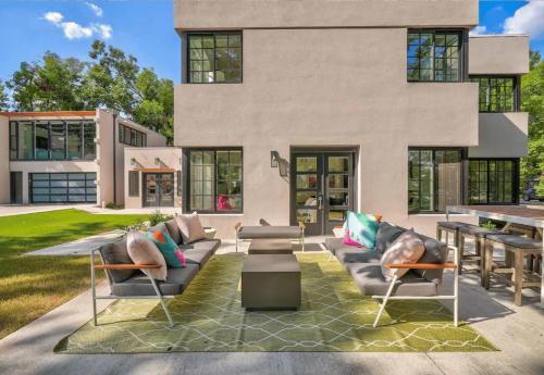Norman House | 5BR Home 3 mins University of OK, Sleeps 10