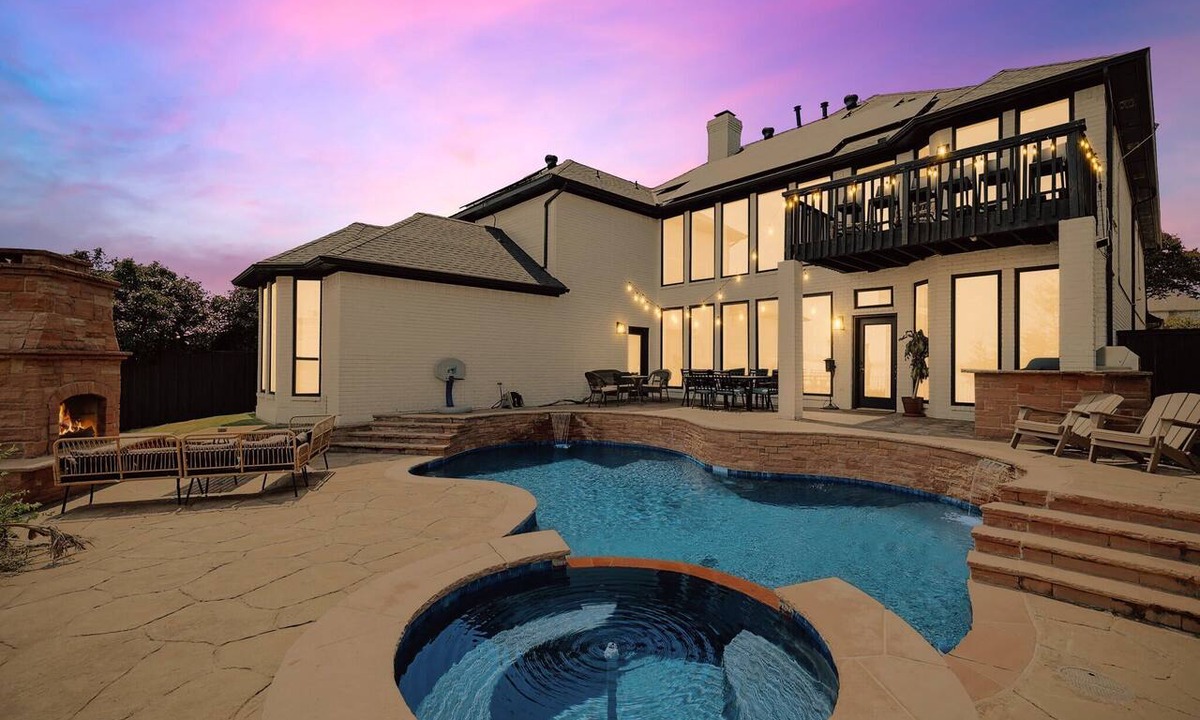 Rowlett House | 5BR Lakefront Luxury | Pool, Dock & Views