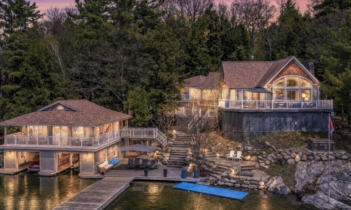 Muskoka Lakes Cottage | 6 bed 4 bath cottage on Lake Joseph