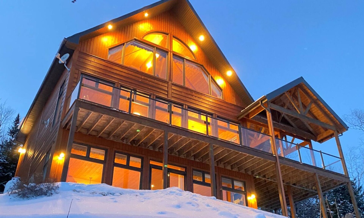 Saint-Joseph-de-la-Rive House | A chalet respecting the traditions