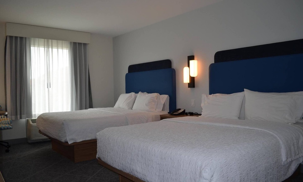 Tomball Hotel | A Place You'll Surely Enjoy! 2 Convenient Units, Outdoor Pool, Free Breakfast!