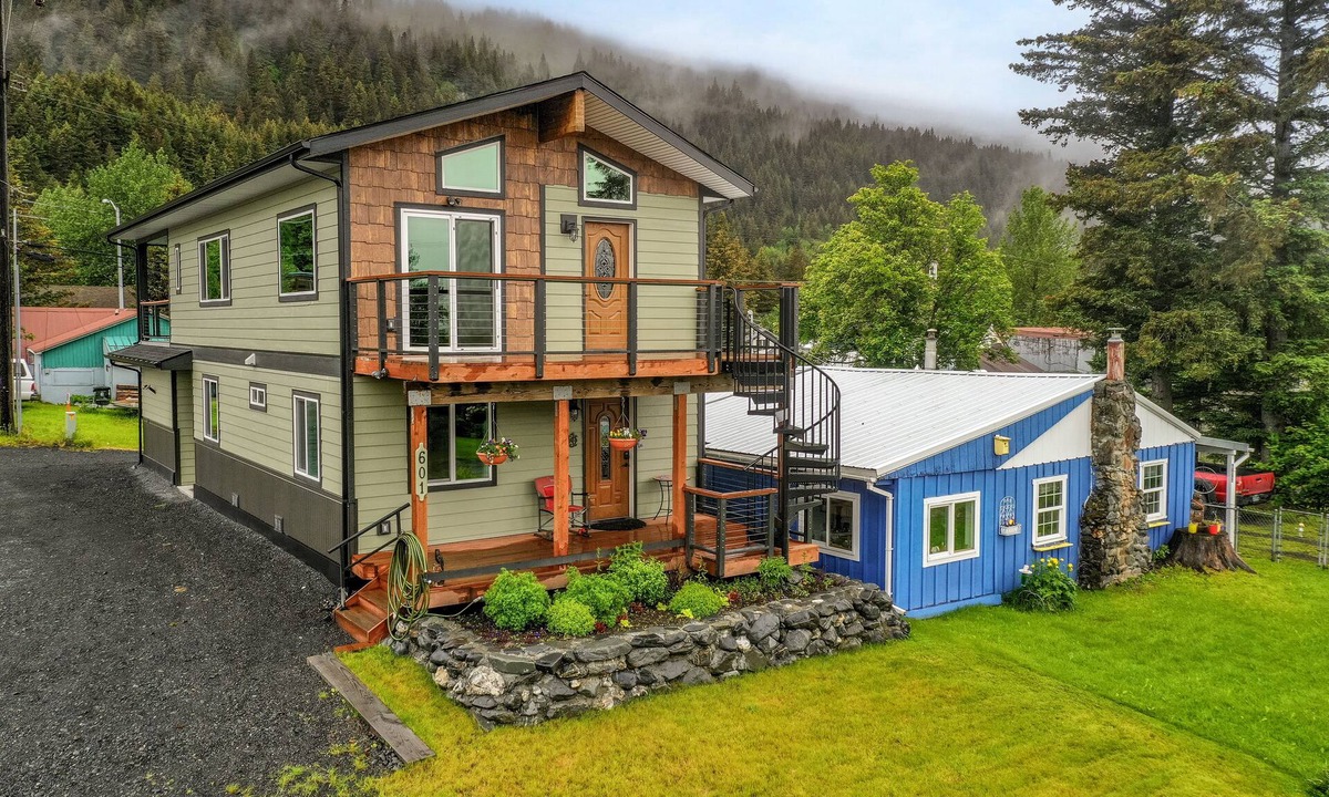 Seward House | A-View Come stay with us in fall, winter and spring.