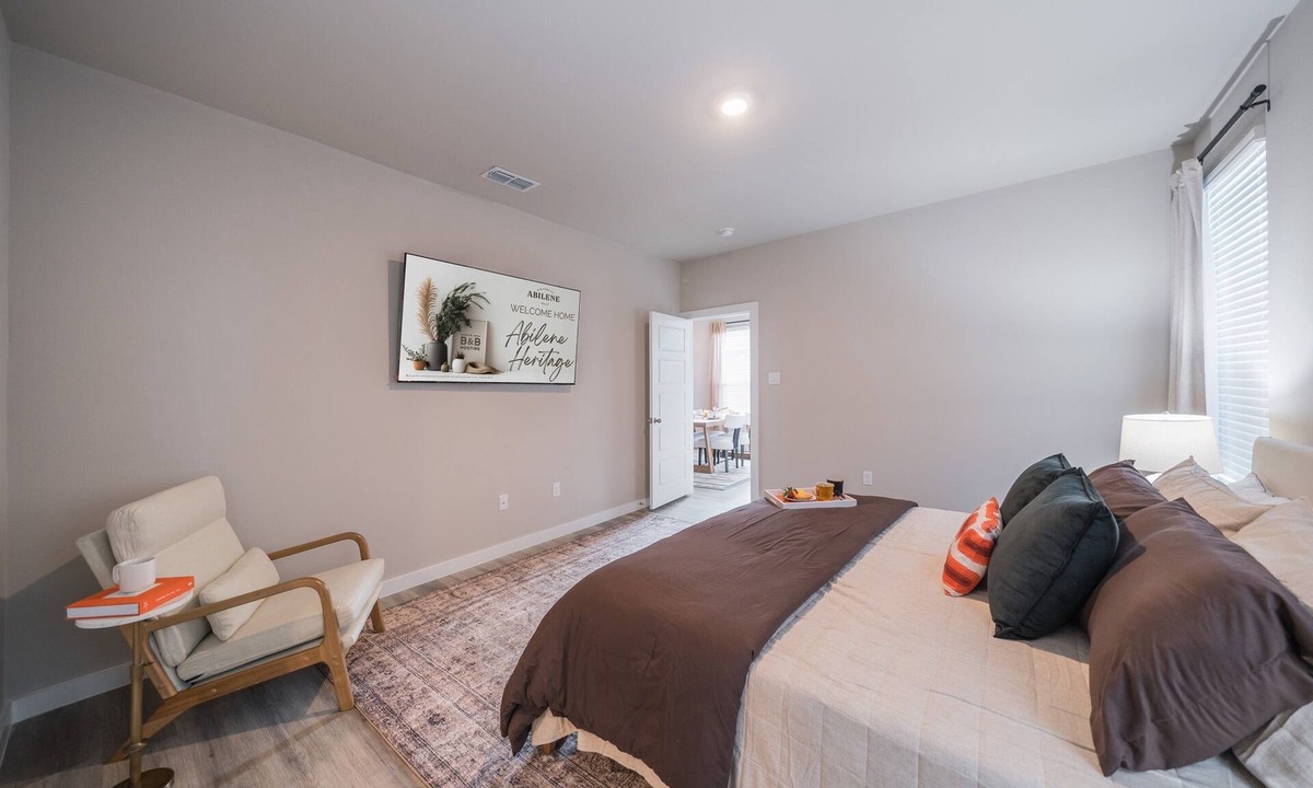 Abilene House | Abilene Heritage - Contemporary Elegance Downtown