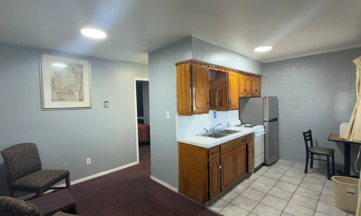Ada Hotel | Ada Inn & Suites