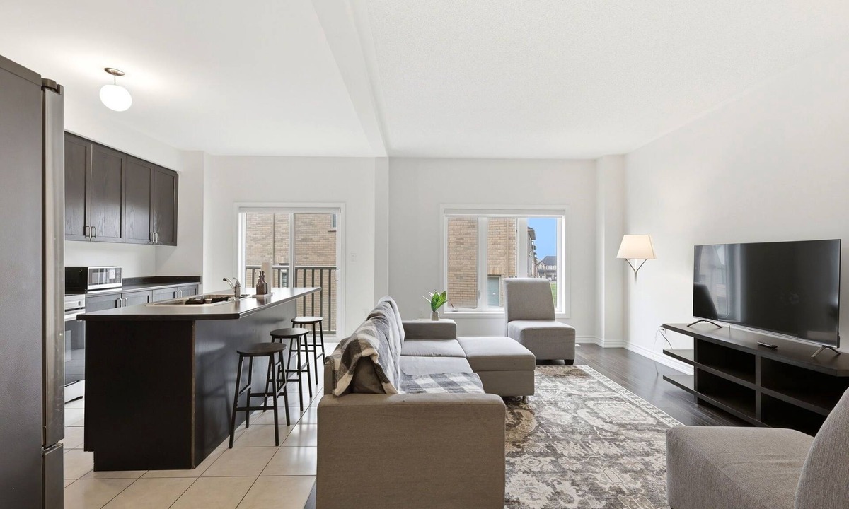 Pickering House | Airy Nest - 4 Beds, 2.5 Baths, 2 park