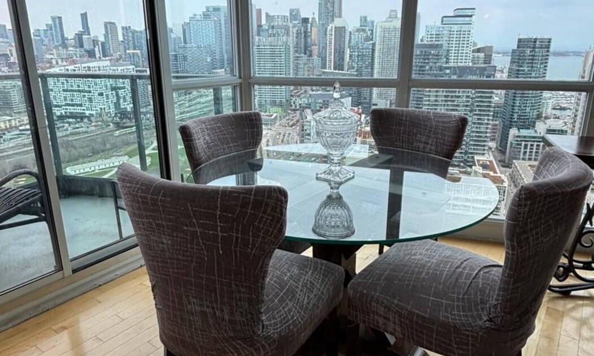 Fort York Condo | Amazing Location Waterfront Large 2 Bedroom Condo with Parking Gym Pool HotTub