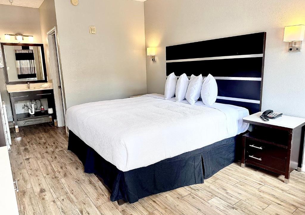 South Arlington Hotel | Americas Best Value Inn Arlington