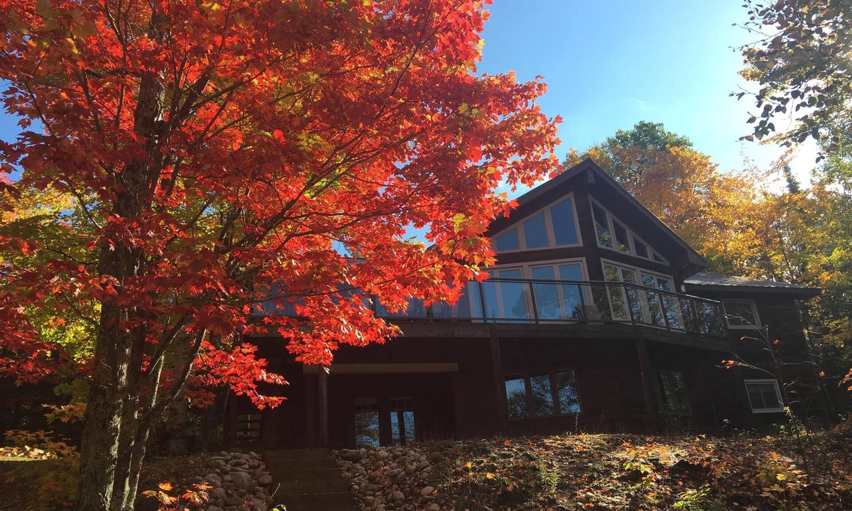 Novar Cottage | Appealing cottage by the lake