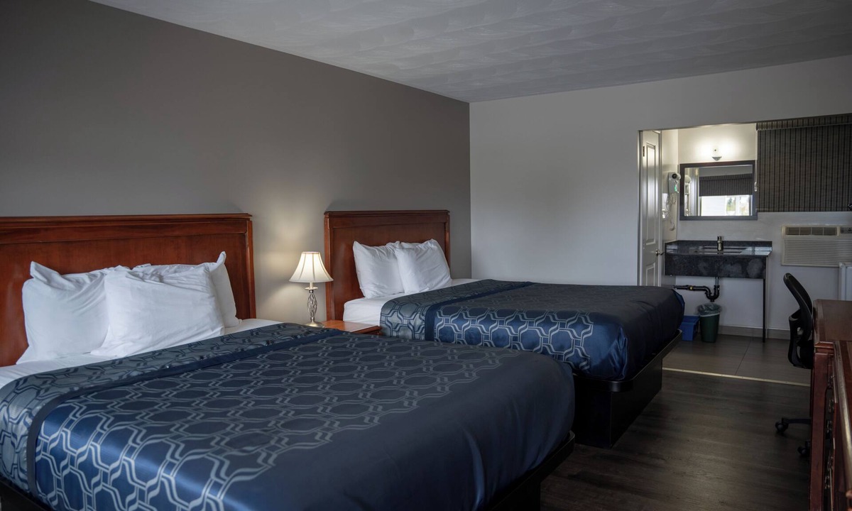 Balderson Hotel | Aquarius Motel