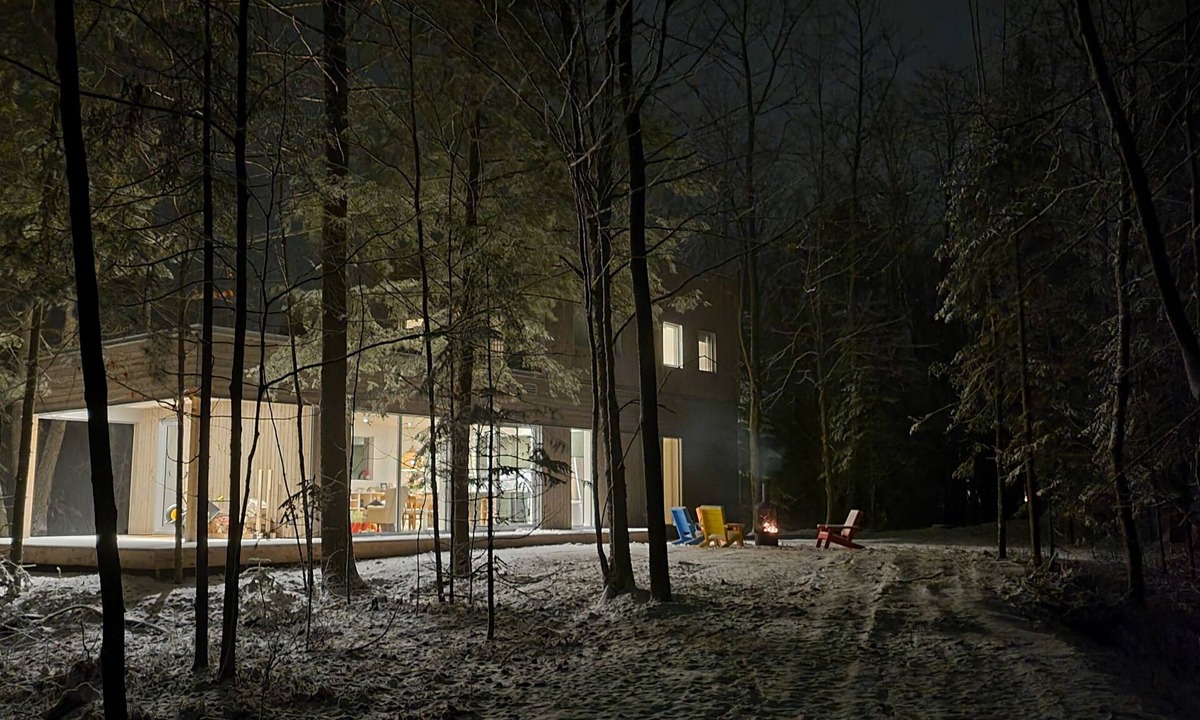 Saint-Edmond-de-Grantham Ski Chalet | Architectural forest cottage 75 minutes from Montreal.