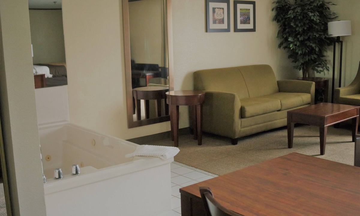 Ardmore Hotel | Ardmore Inn & Suites
