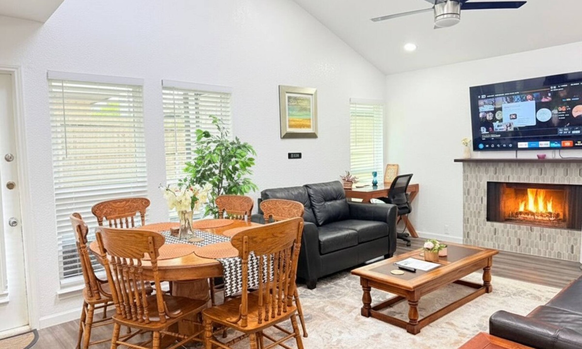 West Arlington House | Arlington Entertainment District Home Red Door