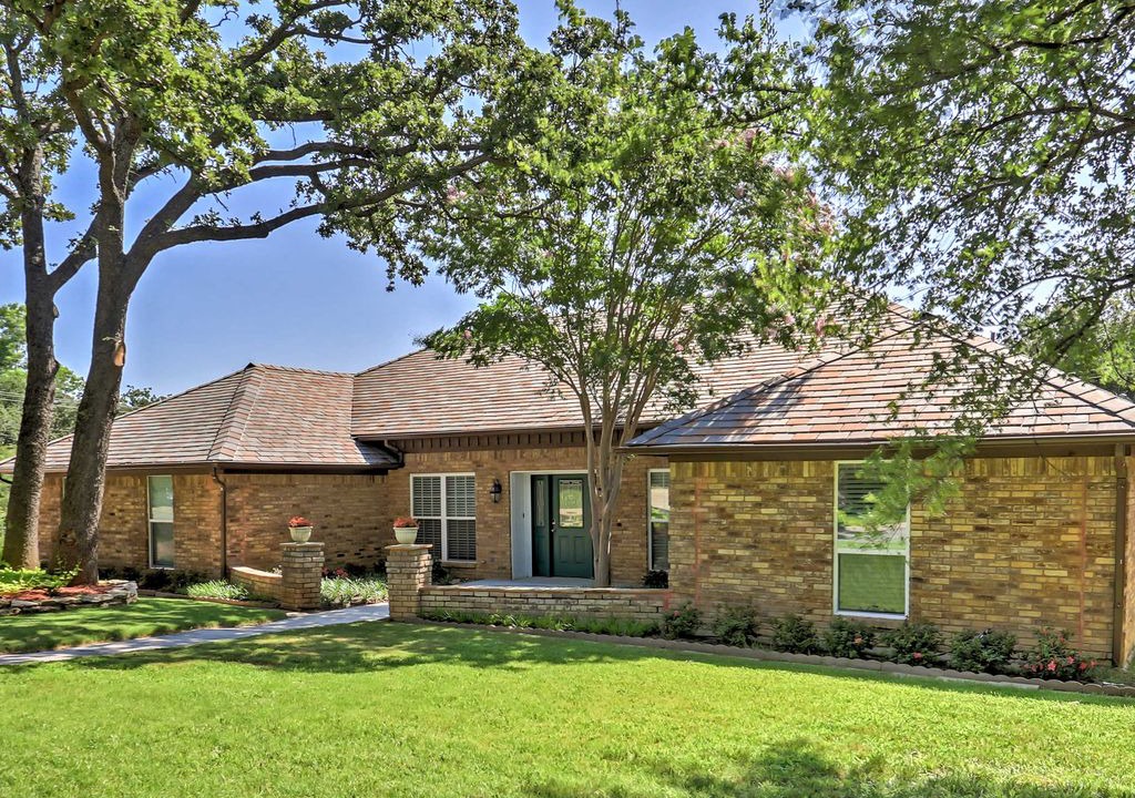 North Arlington House | Arlington Home - 2 Mi to Cowboys/Rangers Stadium!
