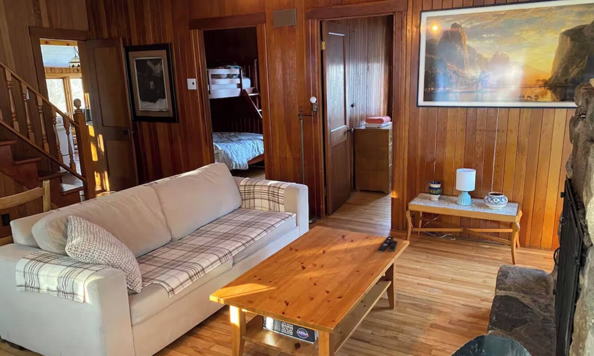 Sainte-Ann-des-Lacs Cottage | Authentic Lakefront Cottage with Spa