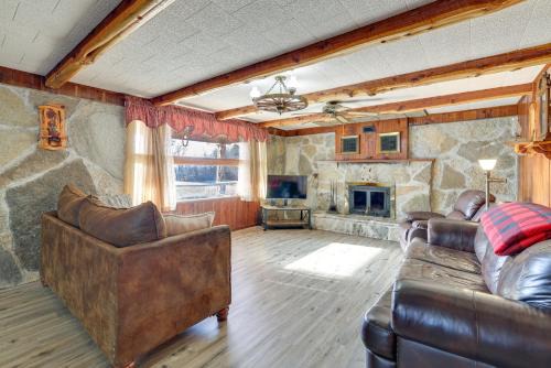Pineville House | Authentic Log Cabin in Pineville ~ 2 Mi to River!
