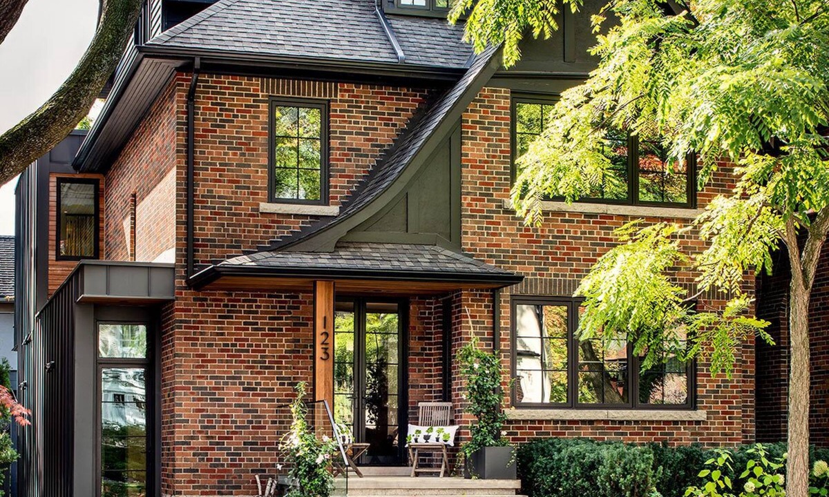 Chaplin Estates House | Award-winning 4 Bedroom Residence in mid-town