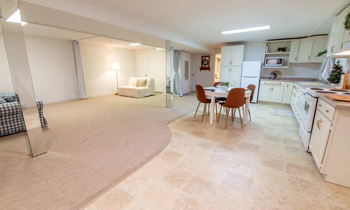 Steinbach Apartment | Basement Suite in Steinbachnn