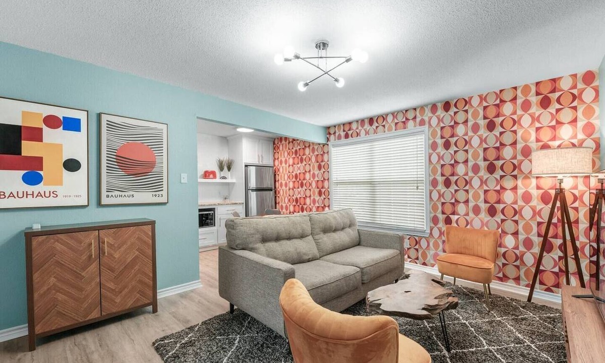 College Station Apartment | Bauhaus-1st Floor, King Beds, Walk to A&M Campus