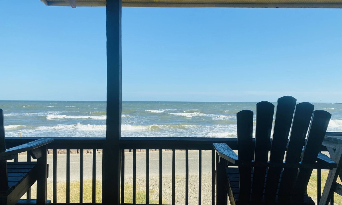Surfside Beach House | Beach House with Ocean View
