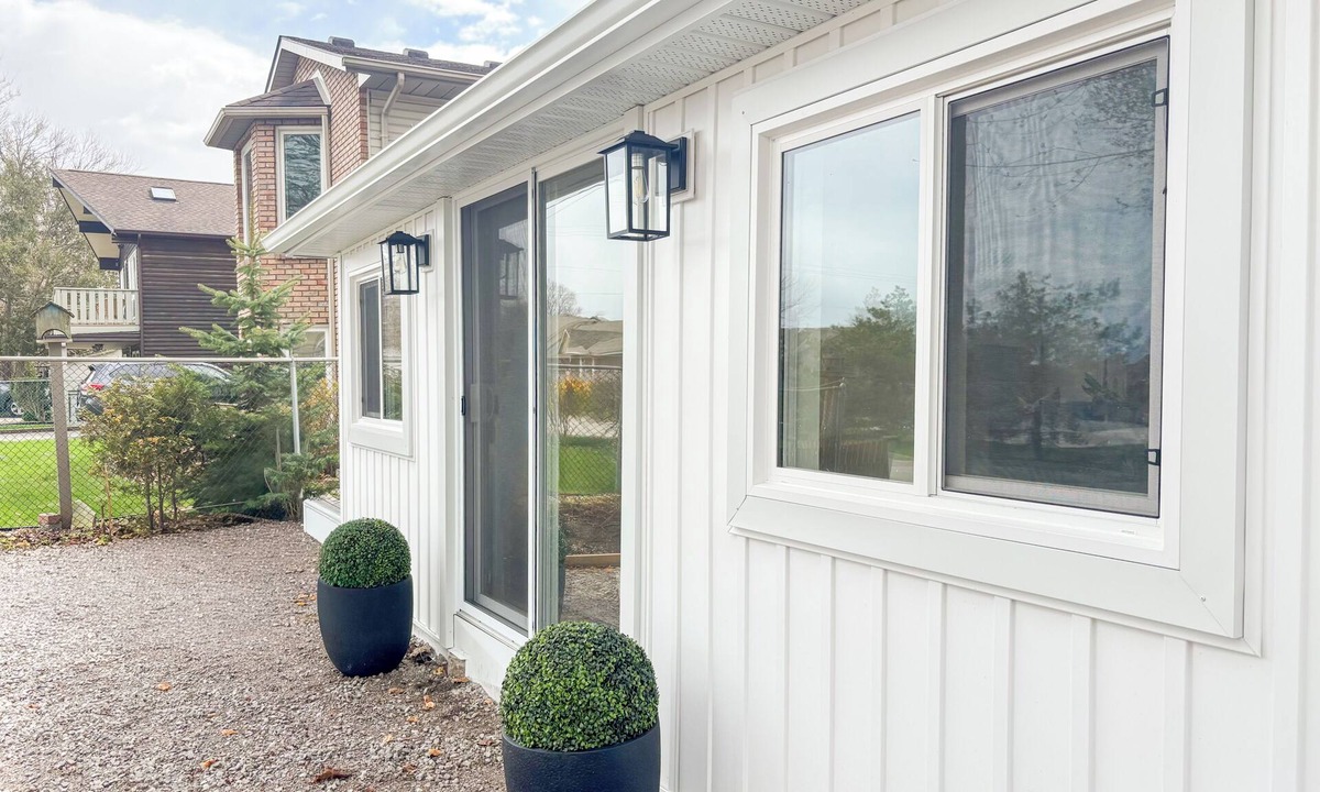 Brights Grove House | Beach-View Steps from Skeeters & Kenwick Park
