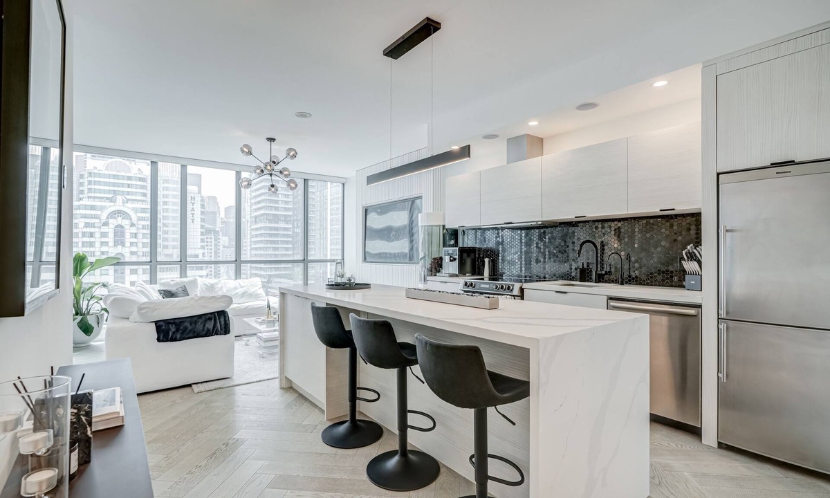 CityPlace Condo | Beautiful Modern Entertainment District
